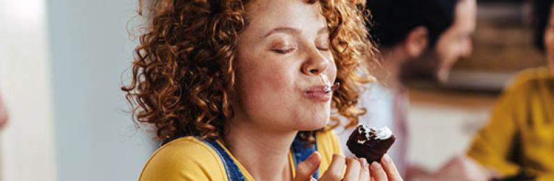 woman eating ice cream 600x522