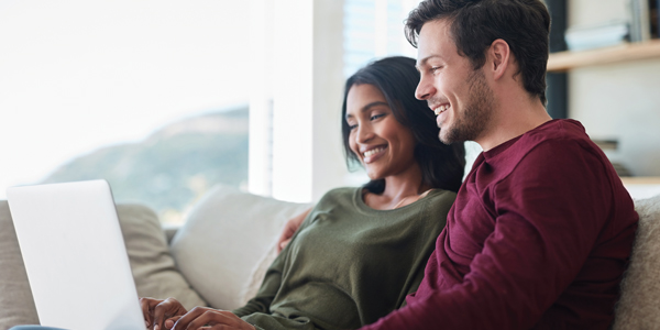 couple online shopping 600x300